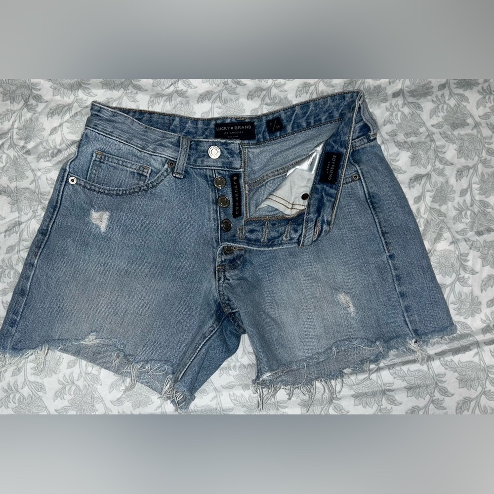 Lucky Brand Distressed Denim Boyfriend Shorts size 2/26